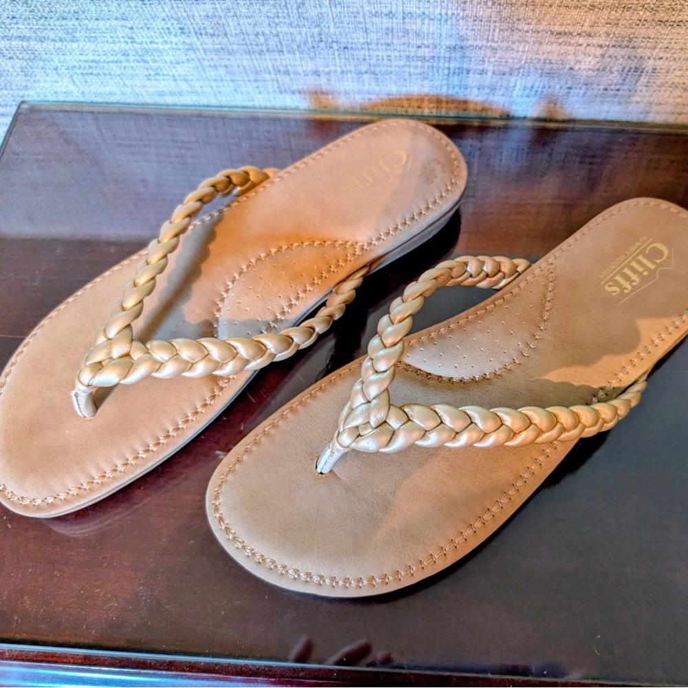 Cliffs by White Mountain Thong Sandal